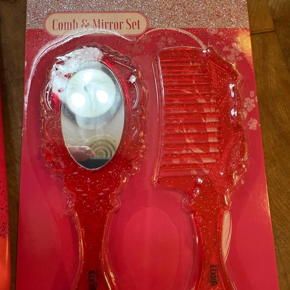 Wicked Pink Strawberry Lotion Hair Care Pink Brush Comb & Mirror Set NEW